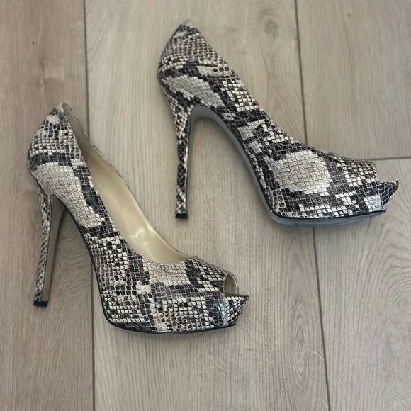 EUC Enzo Angiolini Snake Print Tanen Peep Toe Heels Size 11 - Picture 2 of 3